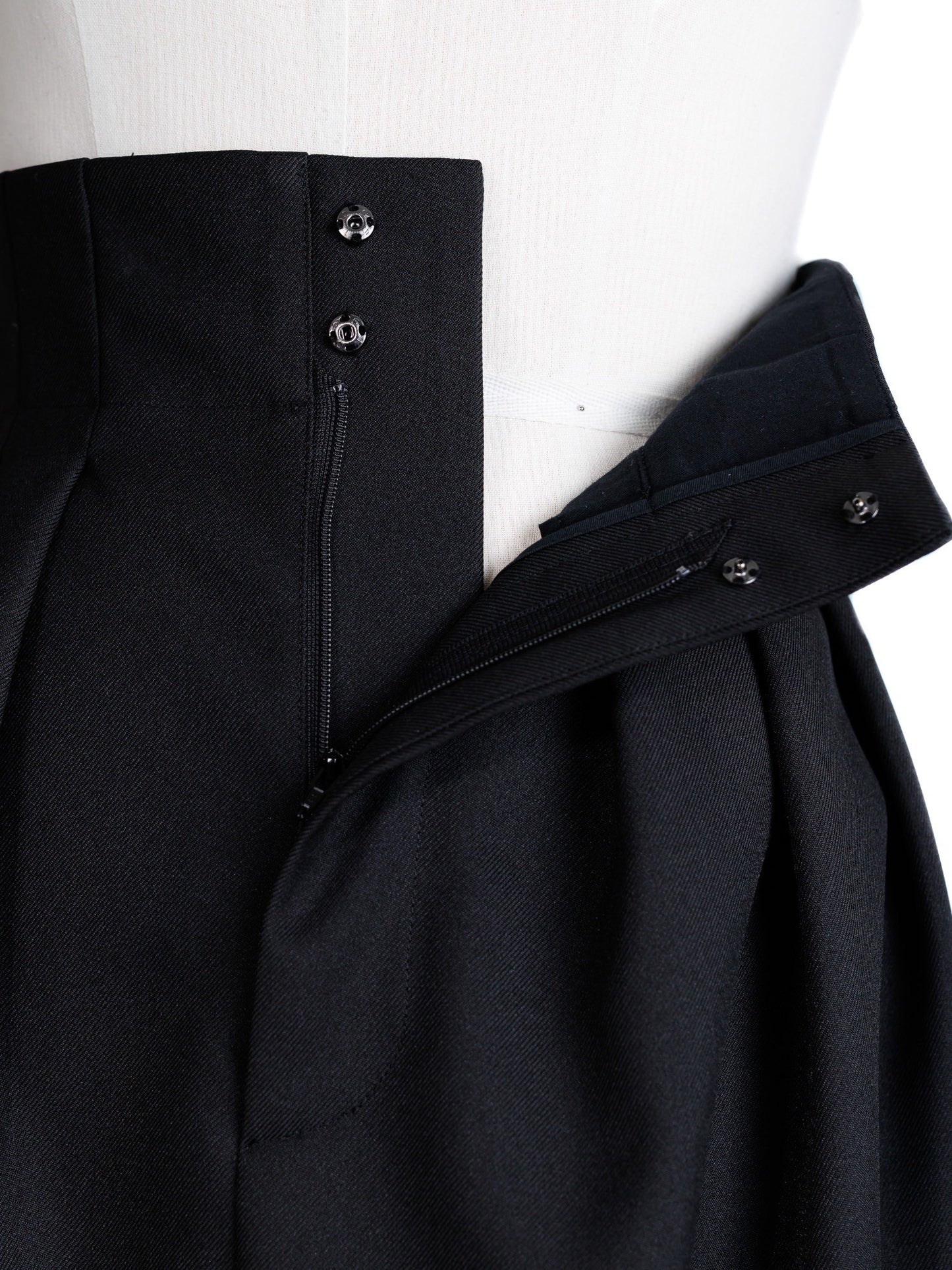 3tuck cocoon skirt